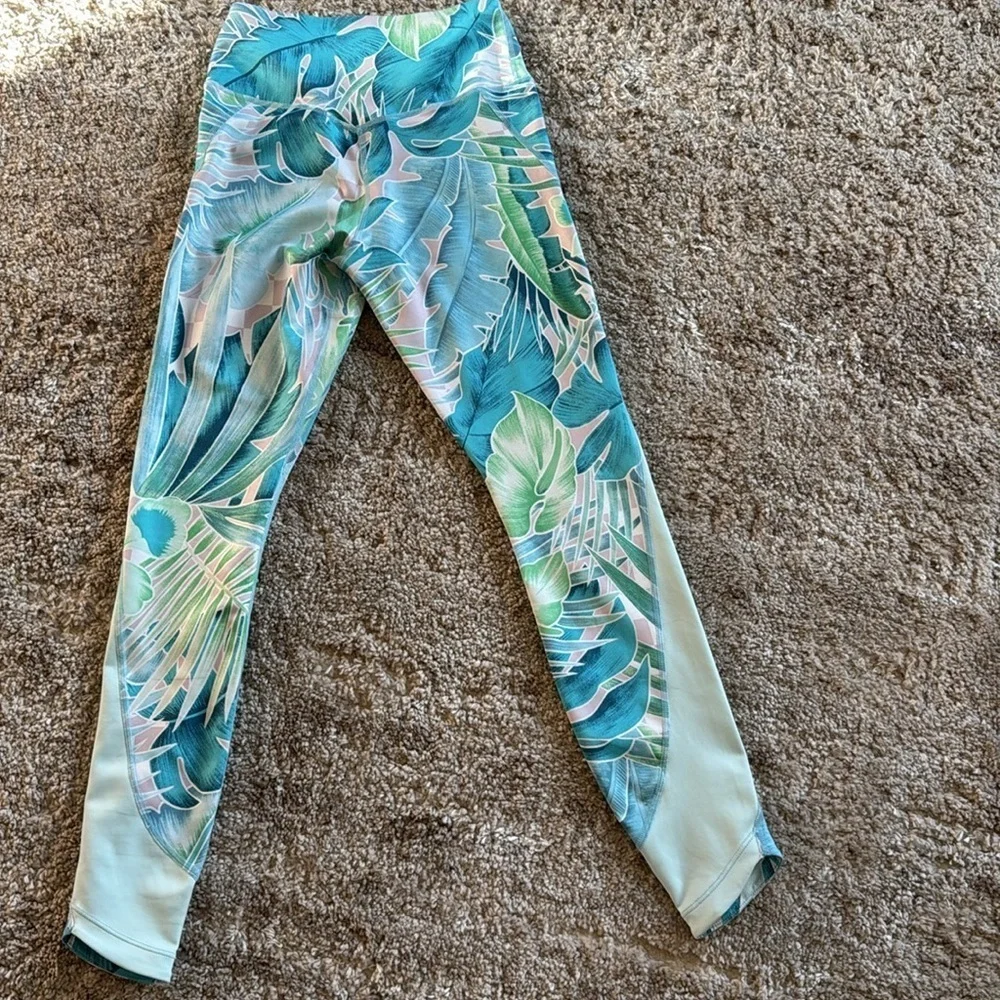 🍍 Women's Nike One Spirit Teal Printed Cropped Leggings🍍SZ XS🍍24” inseam🍍